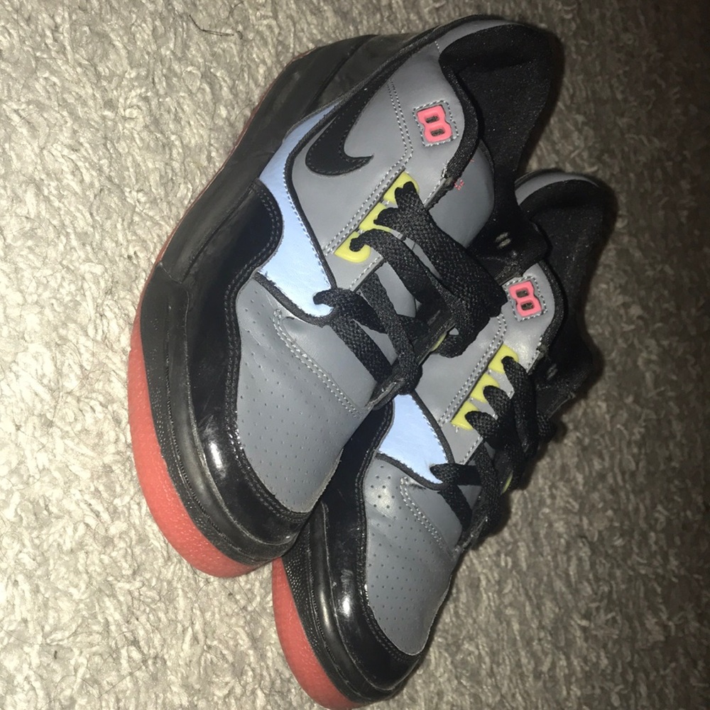 Air Assault Low NIKE.